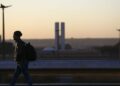 Clima seco e frio predomina no centro do país; veja previsão do tempo