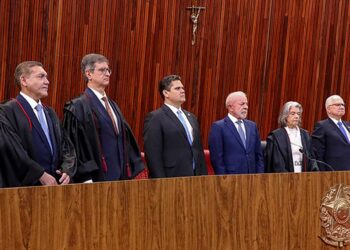 Chefes dos Três Poderes participam da posse de Nunes Marques no TSE — Senado Notícias