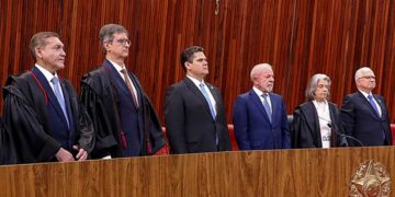 Chefes dos Três Poderes participam da posse de Nunes Marques no TSE — Senado Notícias