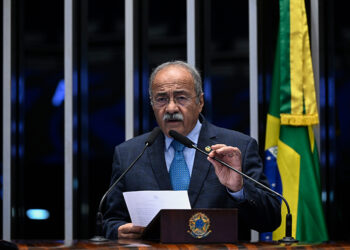 Chico Rodrigues pede regulamentação da atividade do garimpo — Senado Notícias