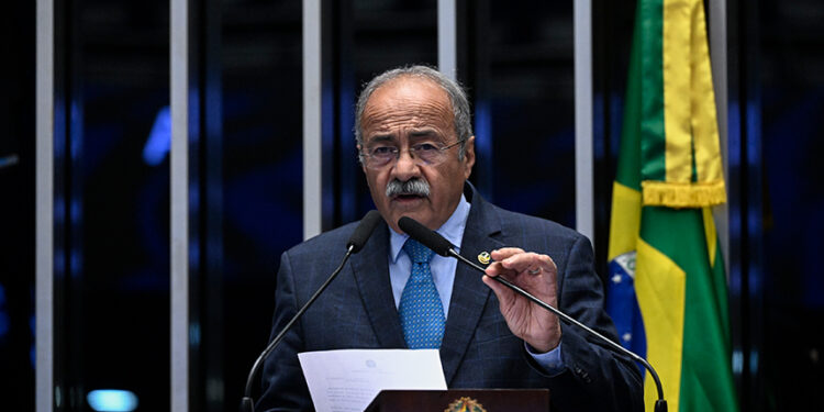 Chico Rodrigues pede regulamentação da atividade do garimpo — Senado Notícias