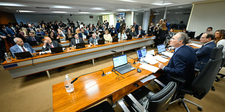 CAE vota pedidos de financiamento internacional para fundos regionais — Senado Notícias