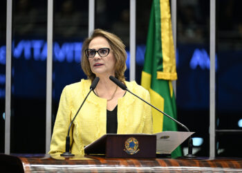 Damares celebra Dia da Marinha e destaca apoio à população da Região Norte — Senado Notícias