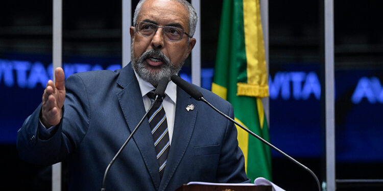 Paim cobra avanço de PEC que acaba com a escala 6×1 — Senado Notícias