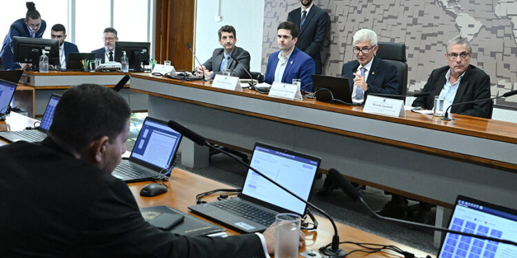 debatedores afirmam que país precisa estar preparado para novas pandemias — Senado Notícias