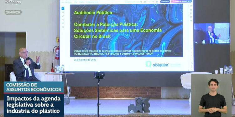 Uso responsável do plástico favorece desenvolvimento, afirmam debatedores — Senado Notícias