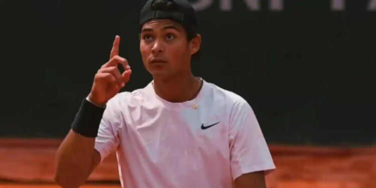 Guto Miguel se torna 1º brasileiro campeão juvenil em Roland Garros