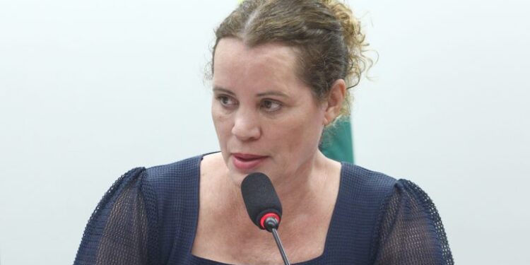 Comissão aprova projeto que permite a prefeituras vender ônibus escolar adquirido com recursos federais – Notícias