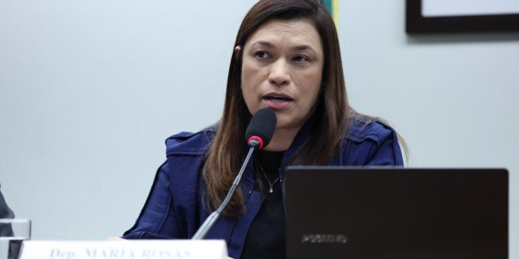 Comissão aprova mudanças do Senado em projeto que garante acesso de pessoa com deficiência a praia – Notícias