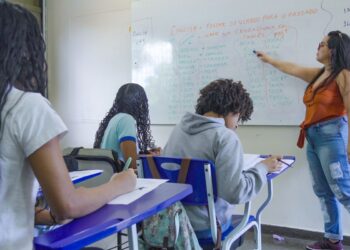 Mais de 10 mil professores foram contratados com nota da PND de 2025
