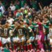México abre Copa vencendo África do Sul em duelo com três expulsões