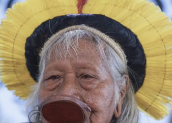 Cacique Raoni apresenta melhora, mas continua na UTI