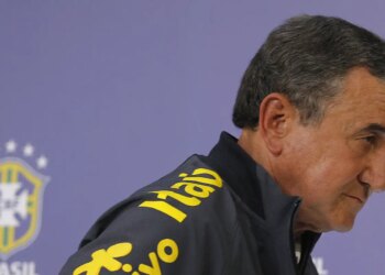 Parreira permanece internado na UTI com quadro de infecção pulmonar