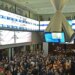 Ibovespa volta aos 174 mil pontos com aposta na Selic, e dólar cai