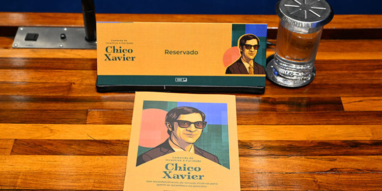 Senado entrega na terça Comenda Chico Xavier para instituições filantrópicas — Senado Notícias