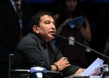 Magno Malta pede urgência para projeto que regulamenta ensino domiciliar — Senado Notícias