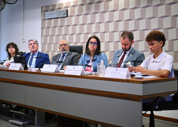 Para debatedores, combate à evasão no ensino federal passa pela alimentação — Senado Notícias