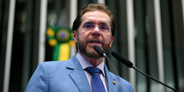 Plínio Valério pede votação da PEC que inclui o Pix na Constituição — Senado Notícias