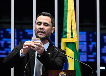 Cleitinho critica benefícios de magistrados e diz que poder de compra do trabalhador caiu — Senado Notícias