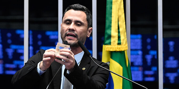 Cleitinho critica benefícios de magistrados e diz que poder de compra do trabalhador caiu — Senado Notícias