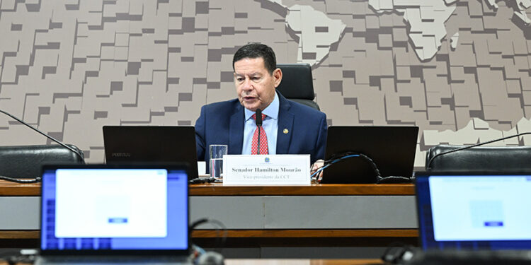 CCT aprova 24 autorizações e renovações de rádios comunitárias — Senado Notícias