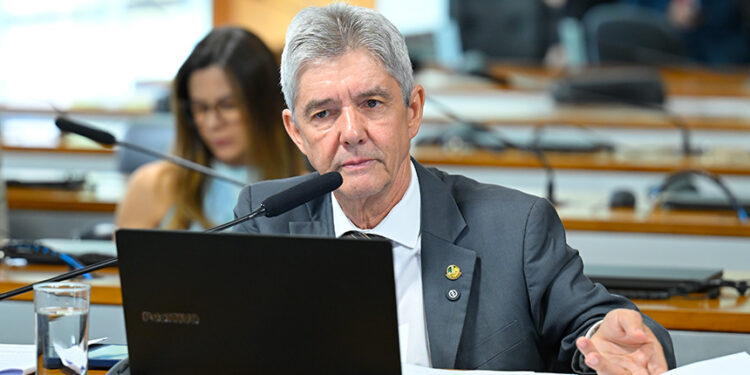 Sugestão para simplificar regime tributário de profissionais liberais avança — Senado Notícias