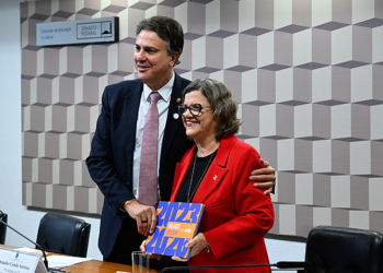Camilo Santana é eleito presidente da Comissão de Educação e Cultura — Senado Notícias