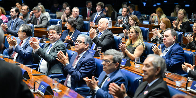 Senadores e juristas defendem fortalecimento da Justiça do Trabalho — Senado Notícias
