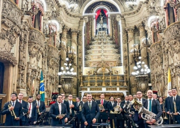 Concerto de banda em igreja no Rio chama atenção para encontro mundial