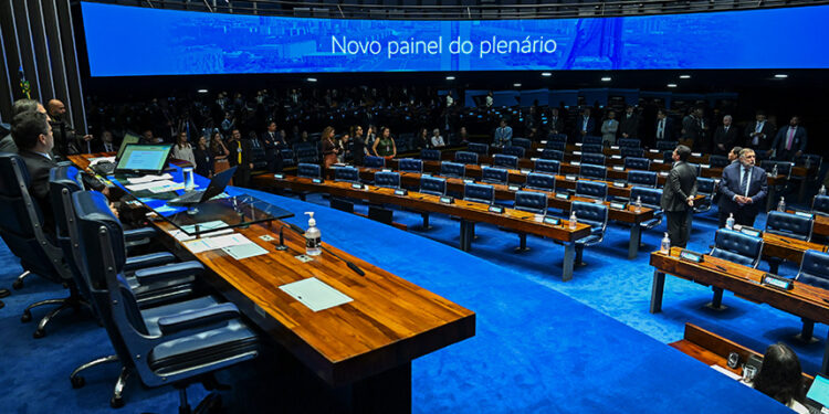 Entenda como funciona o sistema eletrônico das votações no Senado — Senado Notícias