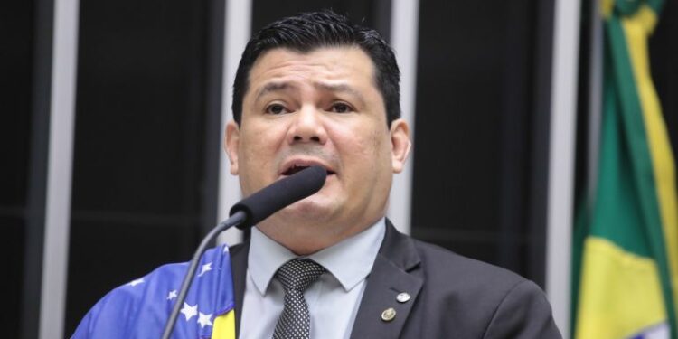 Projeto amplia porte de arma de fogo para guardas civis municipais e vigilantes – Notícias