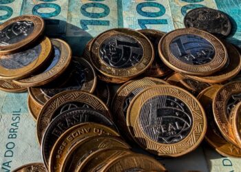 Inflação usada para corrigir salários acumula 4,33% em 12 meses