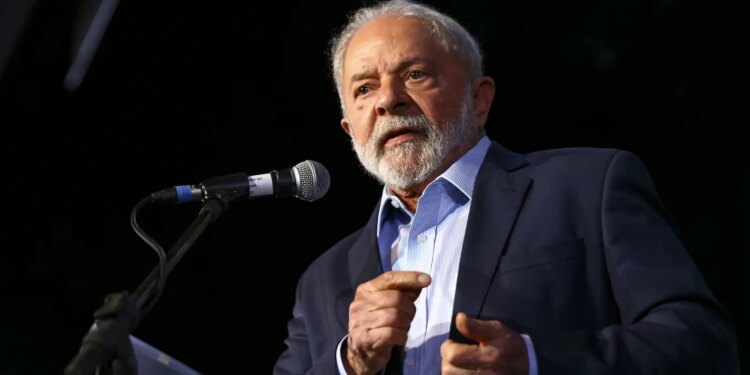 Lula entra para a história da redemocratização com 3º mandato