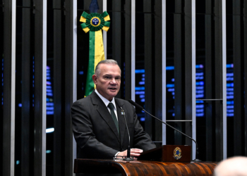 Wellington Fagundes pede apoio a projeto que reforça combate ao feminicídio — Senado Notícias