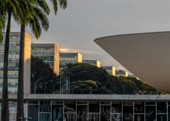 Congresso se aproxima do recesso sem votar PEC 6×1 e PL da Misoginia