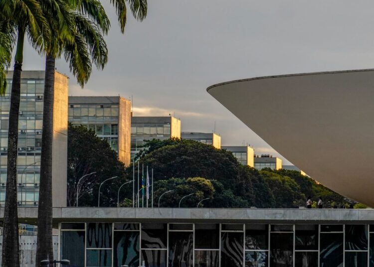 Congresso se aproxima do recesso sem votar PEC 6×1 e PL da Misoginia