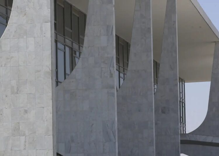 Governo abre processo de reciprocidade contra tarifas dos EUA